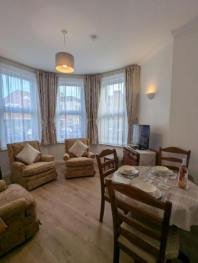 SWANAGE 2 BEDROOM FLAT CLOSE to BEACH 51479